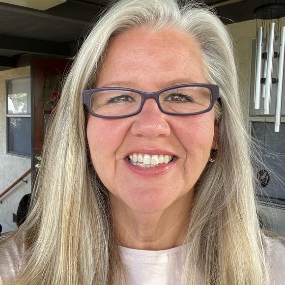 Posh Ambassador, Sarah - Picture 2 of 2